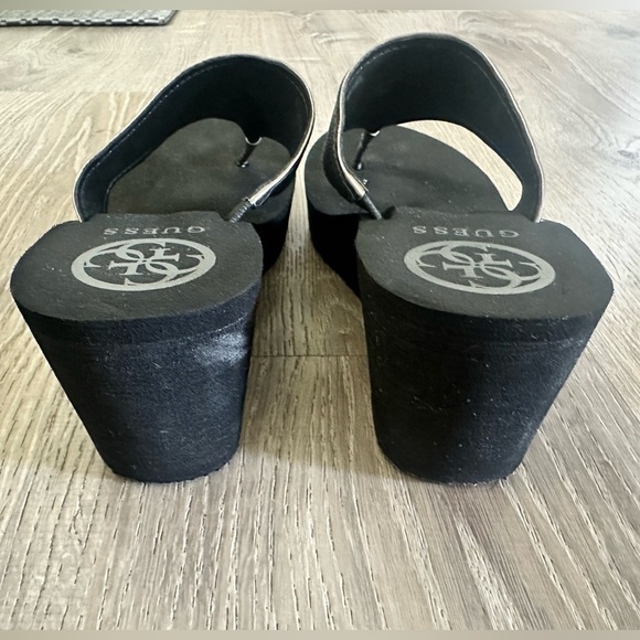 GUESS Solene Wedge Thong Sandals - Picture 4 of 5